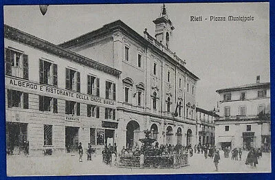 RIETI Piazza Municipale animata no viaggiata anni 10 f/p #19321
