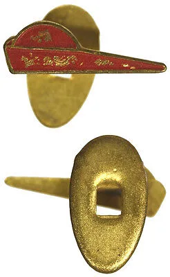 Distintivo goliardico a forma di feluca per cappello universitario smalto rosso #MDS100