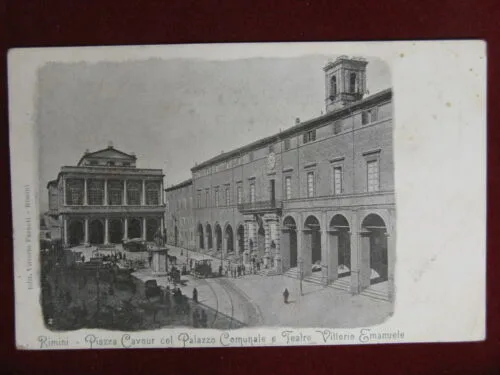Rimini Piazza Cavour Palazzo Comunale- anni 10/20, non viaggiata, animata #10446
