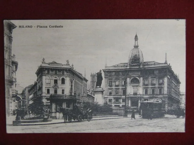 Milano Piazza Cordusio anni 20/30 non viaggiata #13084