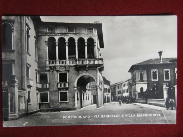 Portogruaro Via Garibaldi e Villa Margherita anni 30/40 non viaggiata, animata #13173