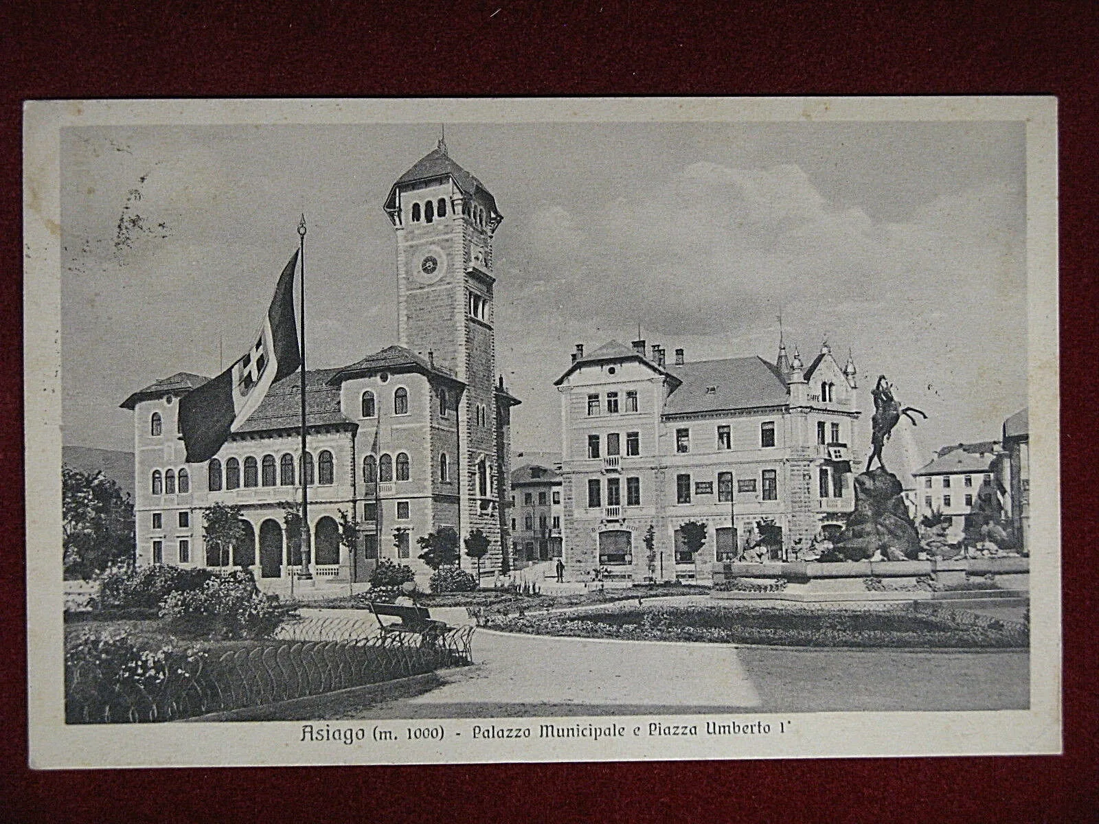 ASIAGO Palazzo Municipale e Piazza Umberto I animata viaggiata 1932 #15067