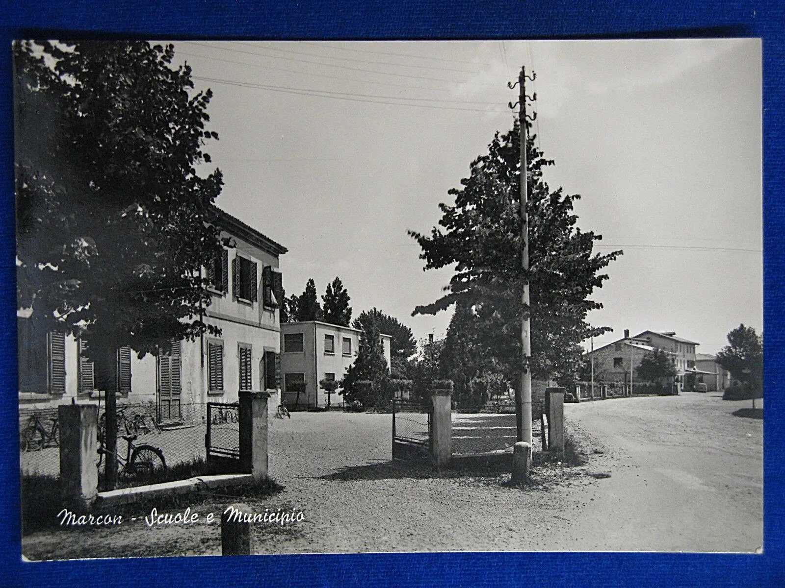 MARCON Scuole e Municipio FG anni 70 viaggiata Cartolina lucida #14652