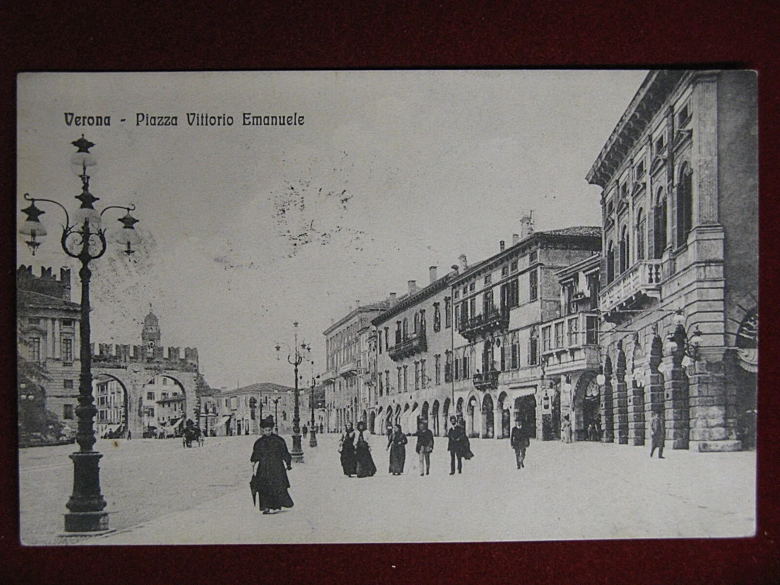 Verona Piazza Vittorio Emanuele anni 10 viaggiata #13499