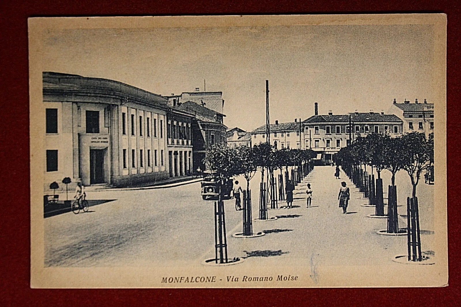 MONFALCONE Via Romano Moise animata, no viaggiata, anni 40 #14335