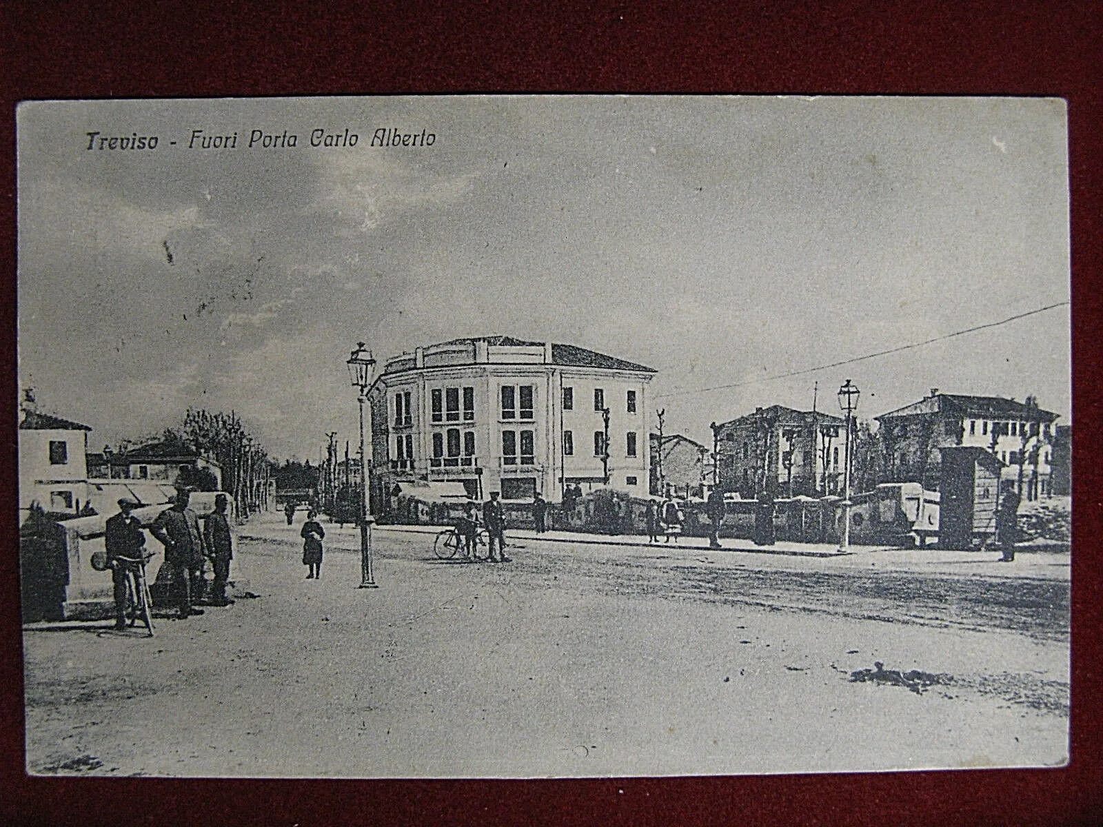 Treviso Fuori Porta Carlo Alberto anni 10, viaggiata, animata #13227
