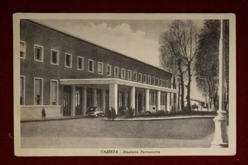 CASERTA Stazione Ferroviaria animata, auto, no viaggiata, anni 50 #13909