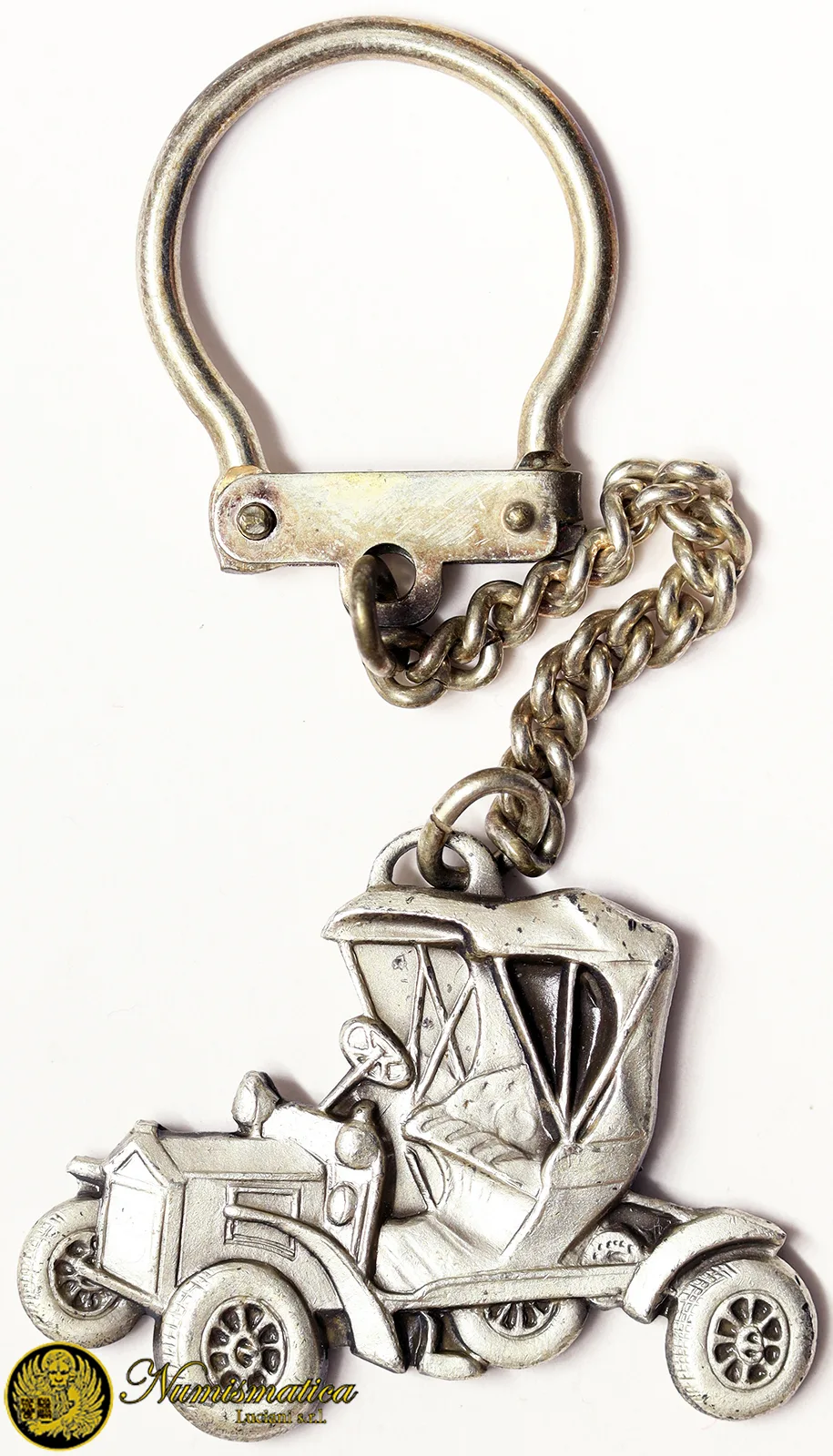 Portachiavi con Auto d’Epoca della Scuola Guida Automobile Club Ascoli Piceno 35×26 mm #KP1031