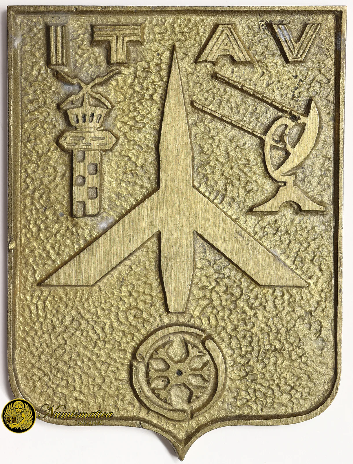 Crest metallico ITAV Ispettorato Telecomunicazioni e Assistenza al Volo. Aeronautica Militare Italiana 104×77 mm #KG47