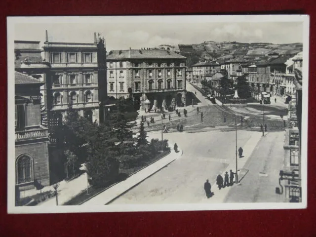 Acqui Piazza Vittorio Emanuele II anni 30/40 viaggiata animata #12127