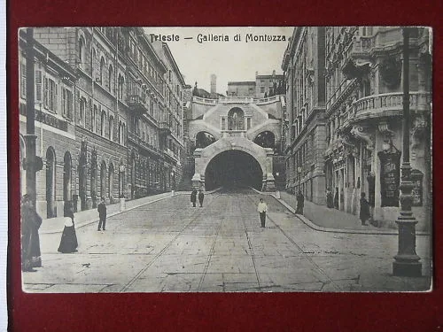 TRIESTE Galleria di Montuzza no viaggiata animata anni 10 #5835