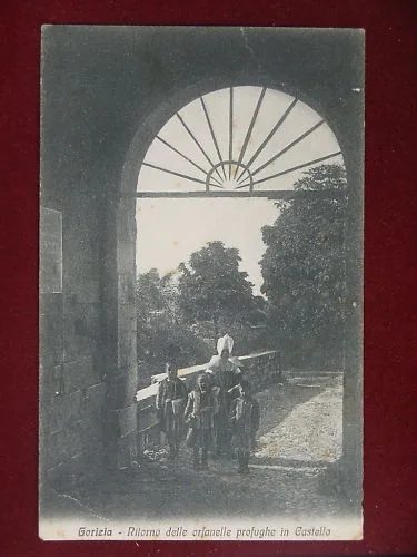 GORIZIA Ritorno orfanelle profughe no viaggiata anni 30 f/p #7820