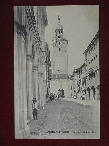 CASTELFRANCO VENETO Interno del Castello no viaggiata anni 10 #9406
