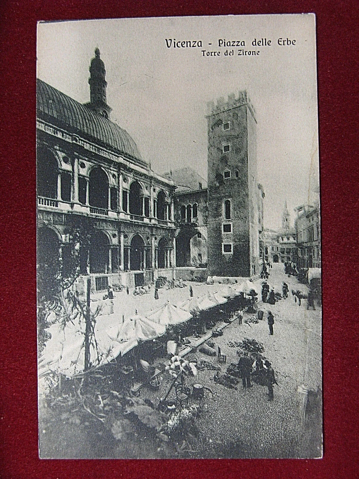Vicenza Piazza delle Erbe anni 20/30, non viaggiata #11971