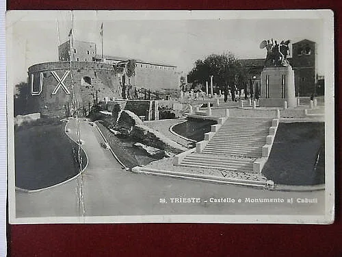TRIESTE Monumento ai Caduti viaggiata  anni 40 #4946