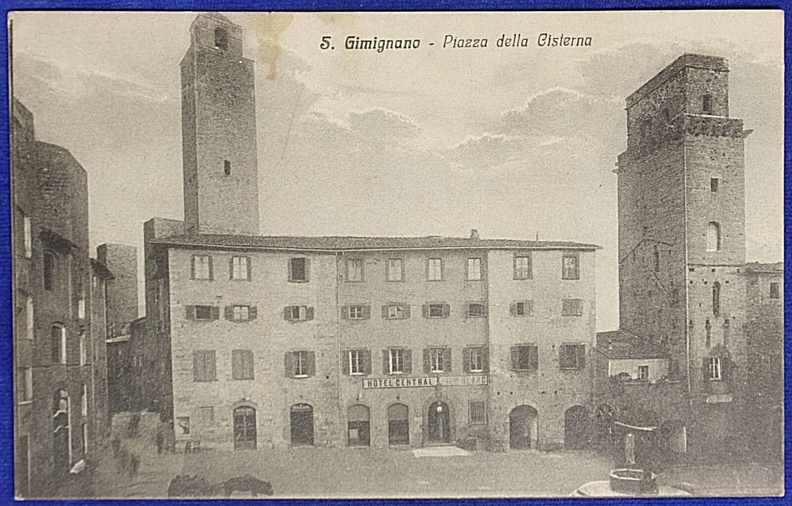 GIMIGNANO Piazza della Cisterna viaggiata “900 #10186