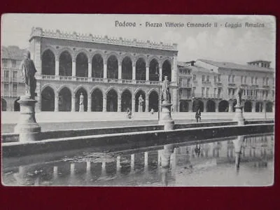 PADOVA Piazza Vittorio Emanuele II Loggia Amulea,animata,no viaggiata,f/p  #1105