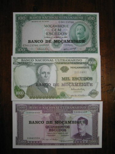 MOZAMBICO Lotto 3 Banconote #B378